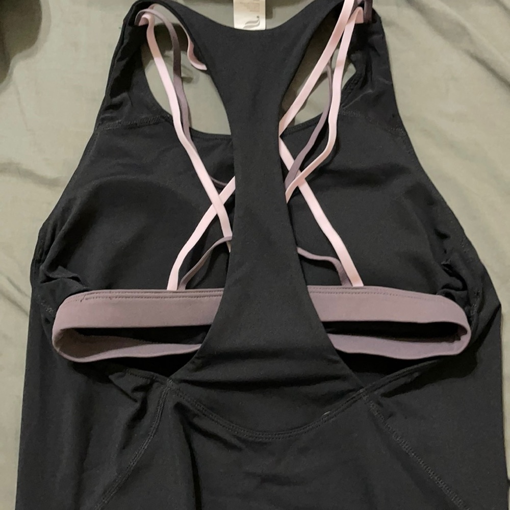Fabletics top